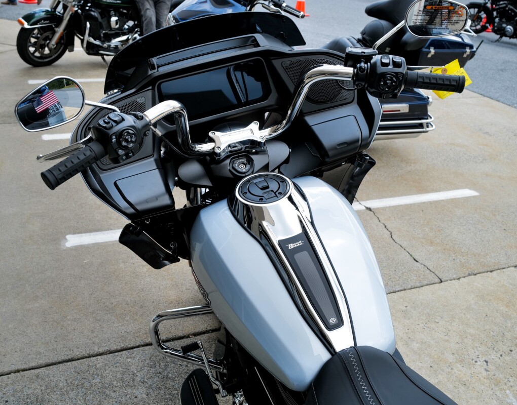2025 Harley-Davidson Road Glide FLTRX Atlas Silver Metallic - Photo 6