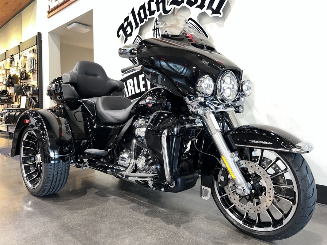 2025 Harley-Davidson Tri Glide Ultra FLHTCUTG - Photo 2