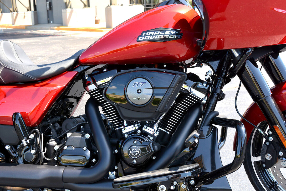 FLTRX 2025 Road Glide - Photo 9