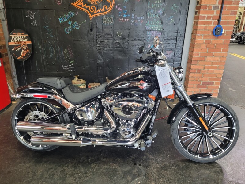 2025 Harley-Davidson® Breakout® Midnight Firestorm