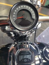 2025 Harley-Davidson® Breakout® Midnight Firestorm thumb 0