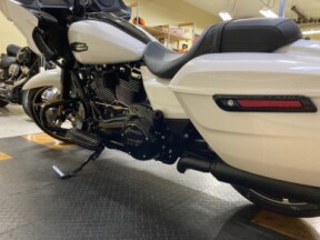 2025 Harley-Davidson® Road Glide® White Onyx Pearl - Black Finish thumb 1