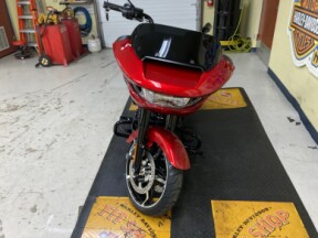 2025 Harley-Davidson® Road Glide® Brilliant Red - Black Finish thumb 2
