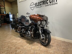 2019 Harley-Davidson® CVO™FLHTKSE Limited Auburn Sunglo & Black Hole with Rich Bourbon FLHTKSE thumb 2