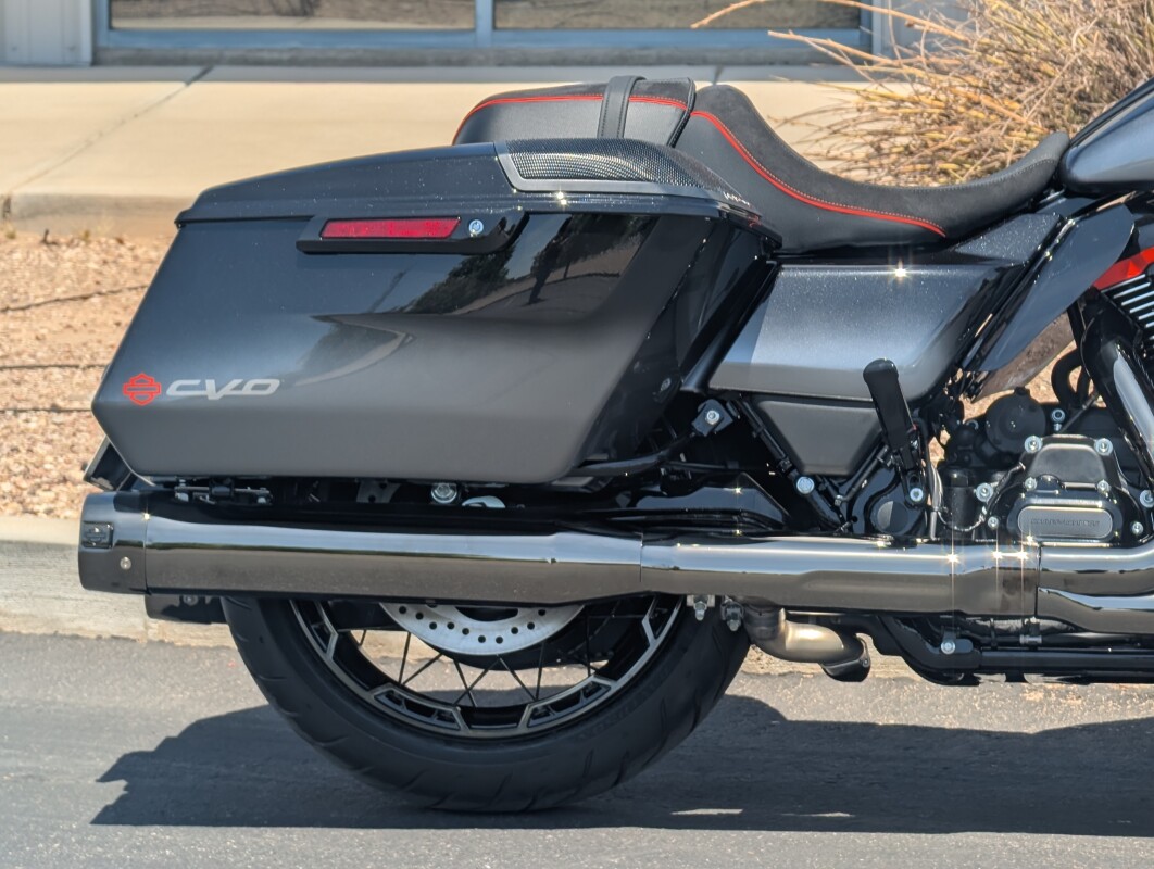 2025 Harley-Davidson CVO Road Glide - Photo 8