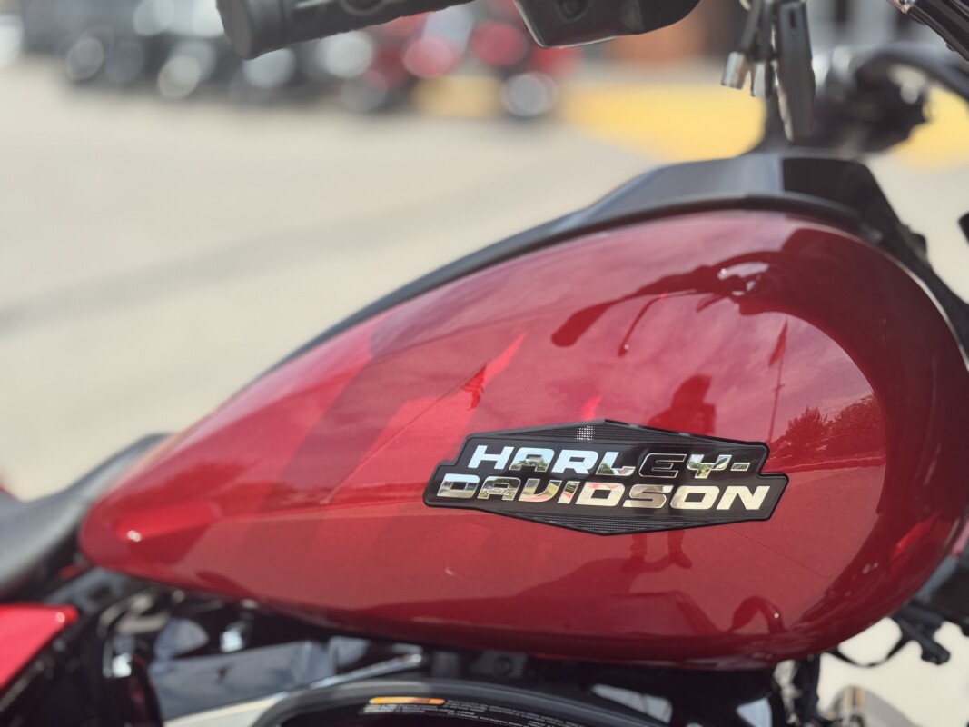 2025 Harley-Davidson Street Glide FLHX Brilliant Red - Photo 10