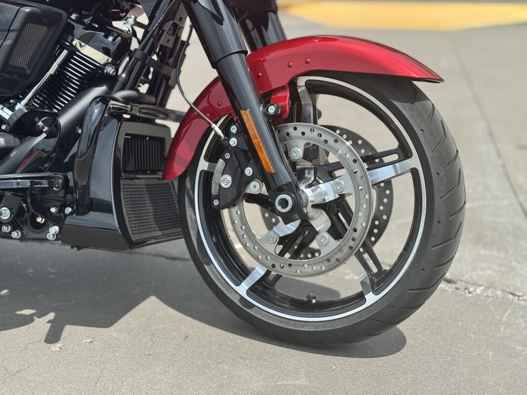 2025 Harley-Davidson Street Glide FLHX Brilliant Red - Photo 9