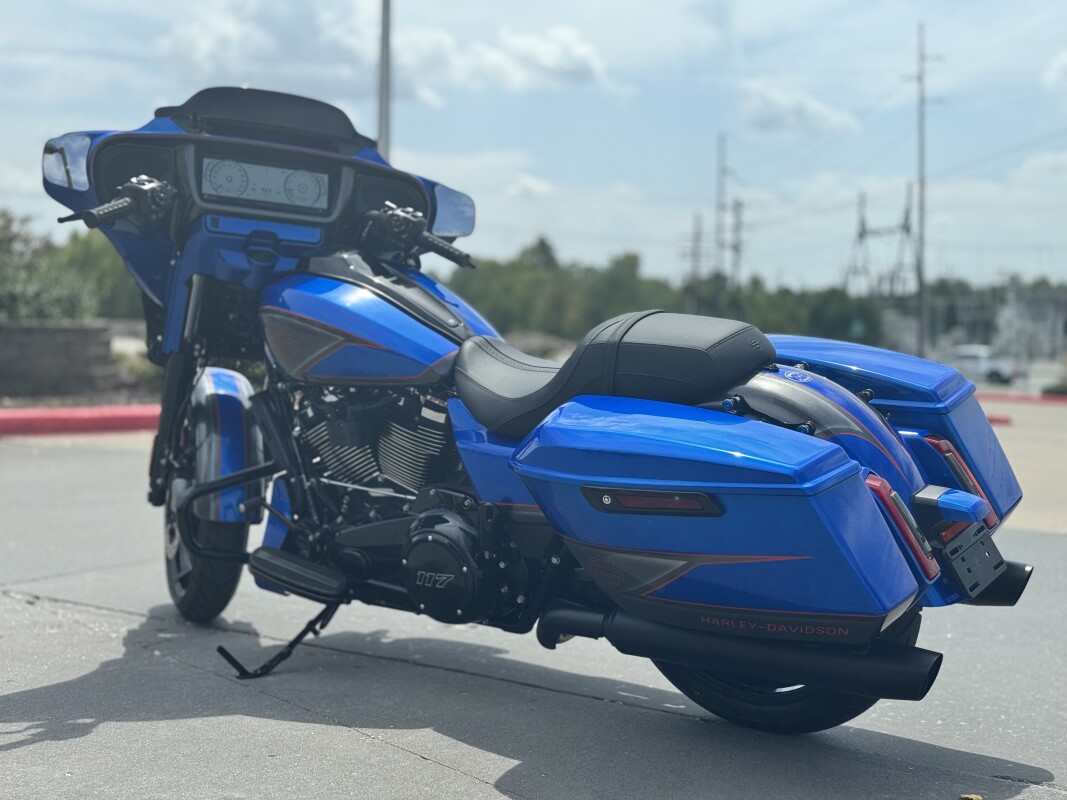 2025 Harley-Davidson Street Glide FLHX Blue and Grey custom paint by WISEGUYS! - Photo 4