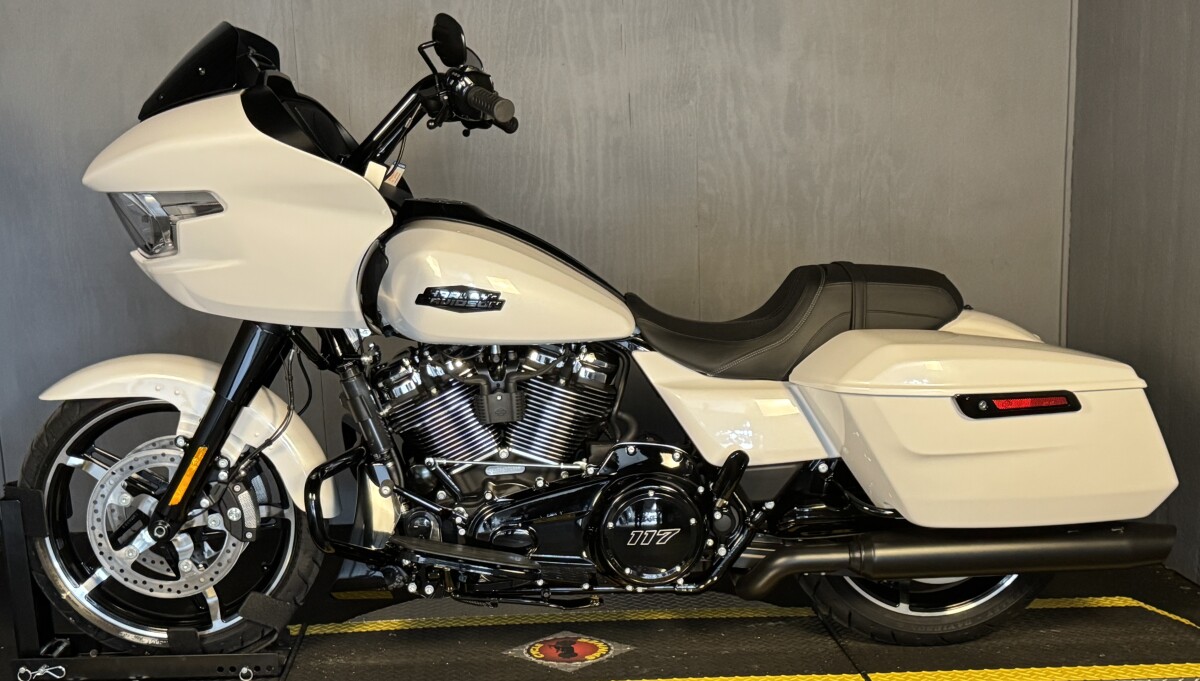 2025 Harley-Davidson Road Glide FLTRX WHITE ONYX PRL - Photo 3