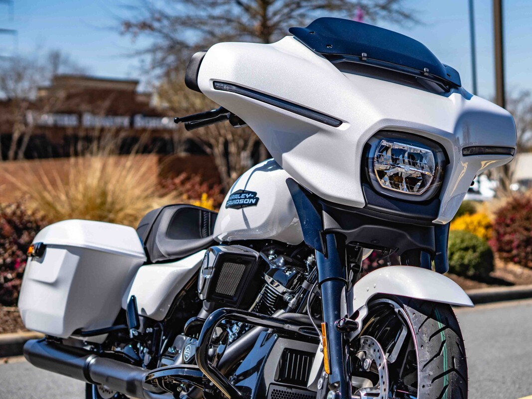FLHX 2025 Street Glide - Photo 8