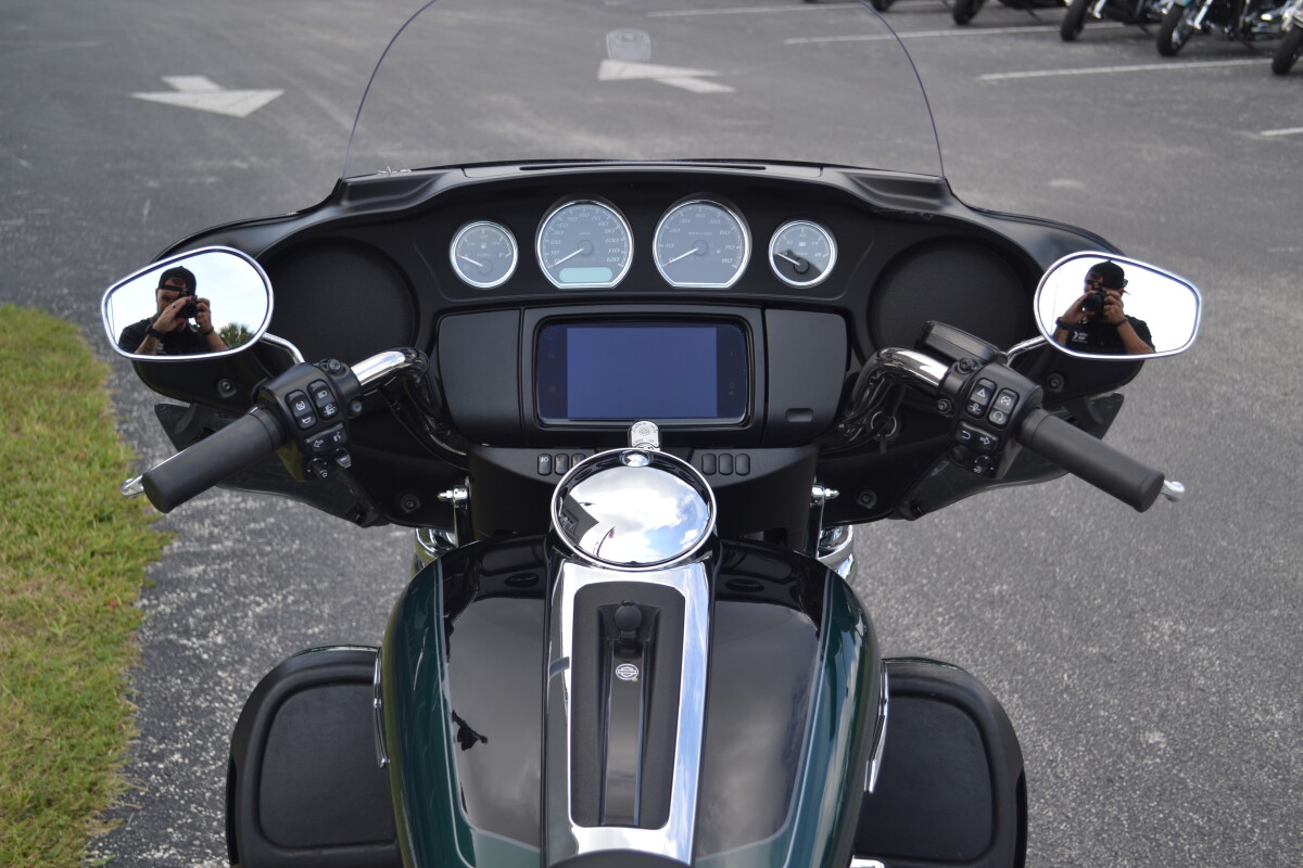 2024 Harley-Davidson Tri Glide Ultra - FLHTCUTG - Photo 9