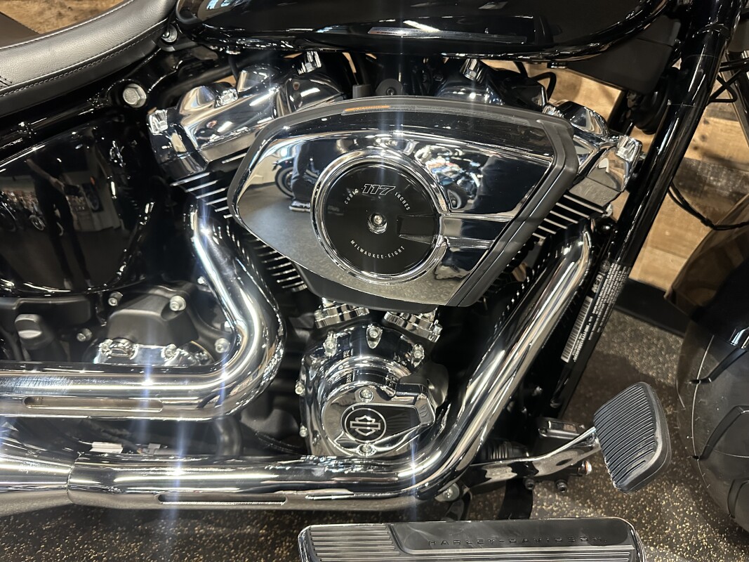 2025 Harley-Davidson Fat Boy Vivid Black FLFB - Photo 8