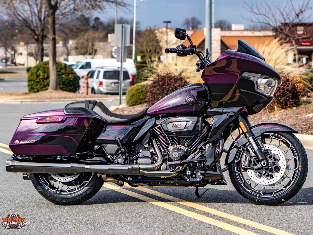 FLTRXSE 2025 CVO Road Glide - Photo 5