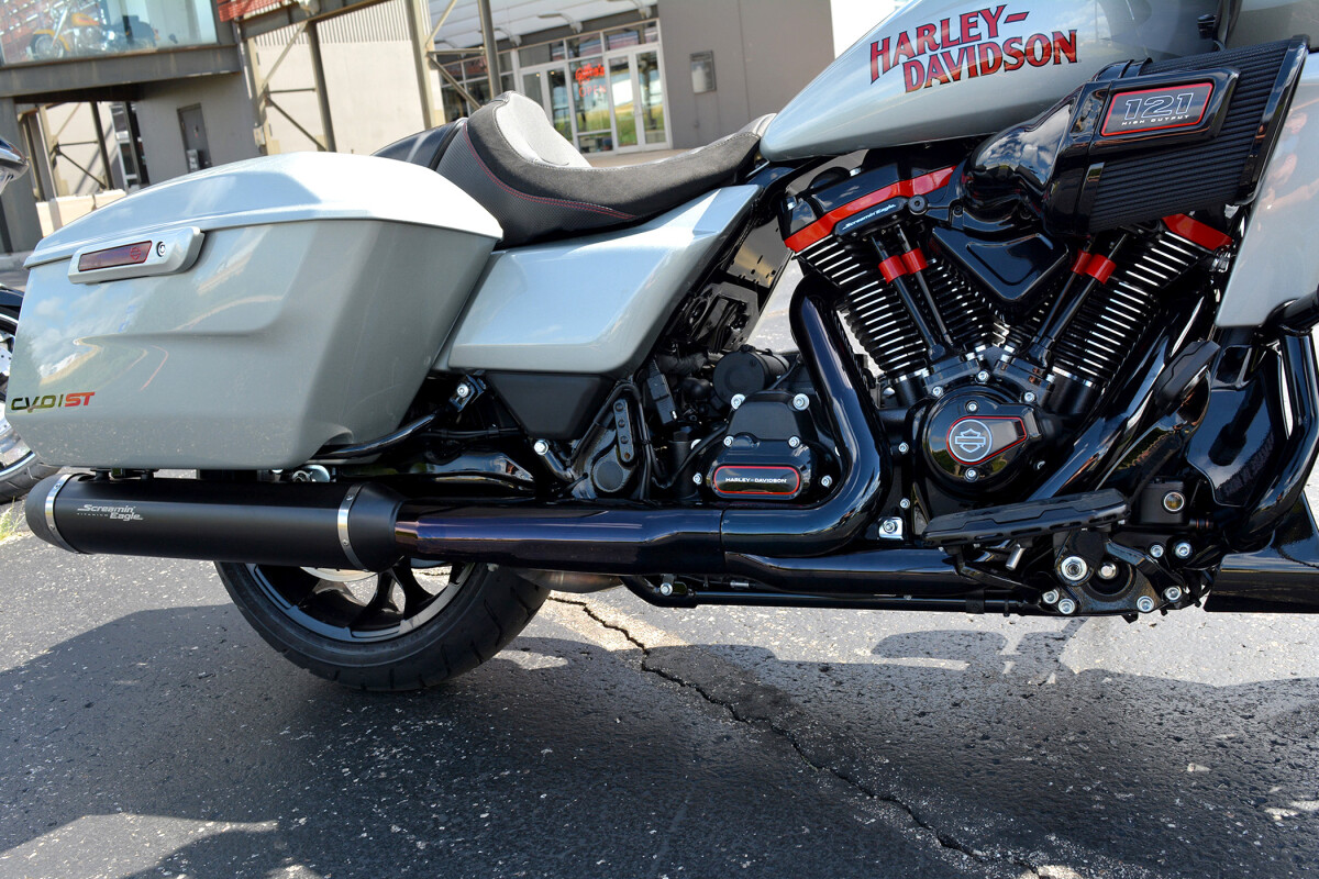 2025 Harley-Davidson CVO Road Glide ST Mercury Silver - Photo 10