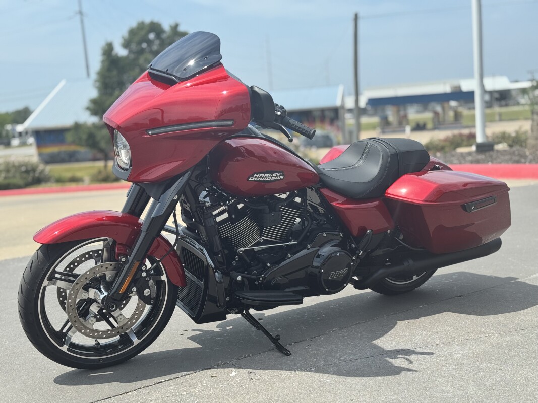 2025 Harley-Davidson Street Glide FLHX Brilliant Red - Photo 5