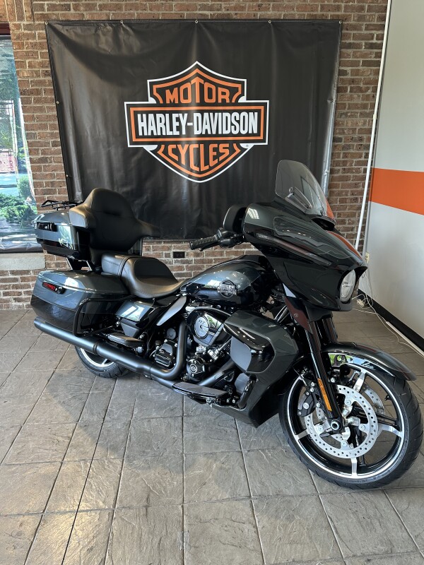2025 Harley-Davidson Street Glide Ultra FLHXU IRON HORSE METALLIC(GRAY) AND BLACK - Photo 4