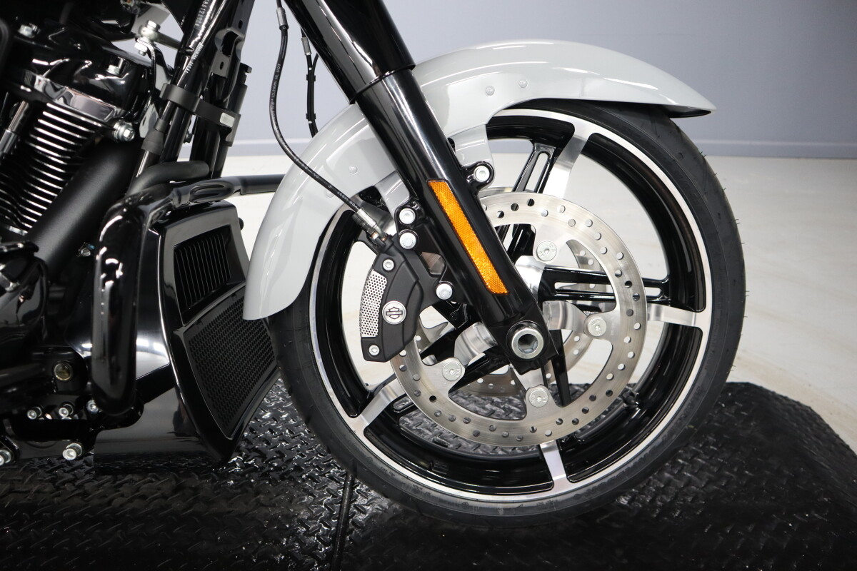 2025 Harley-Davidson Street Glide FLHX - Photo 9