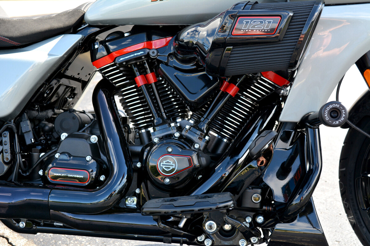 2025 Harley-Davidson CVO Road Glide ST Mercury Silver - Photo 8
