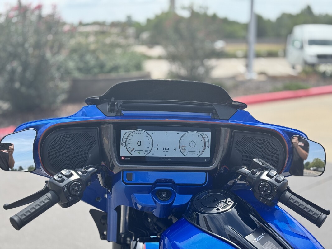2025 Harley-Davidson Street Glide FLHX Blue and Grey custom paint by WISEGUYS! - Photo 8