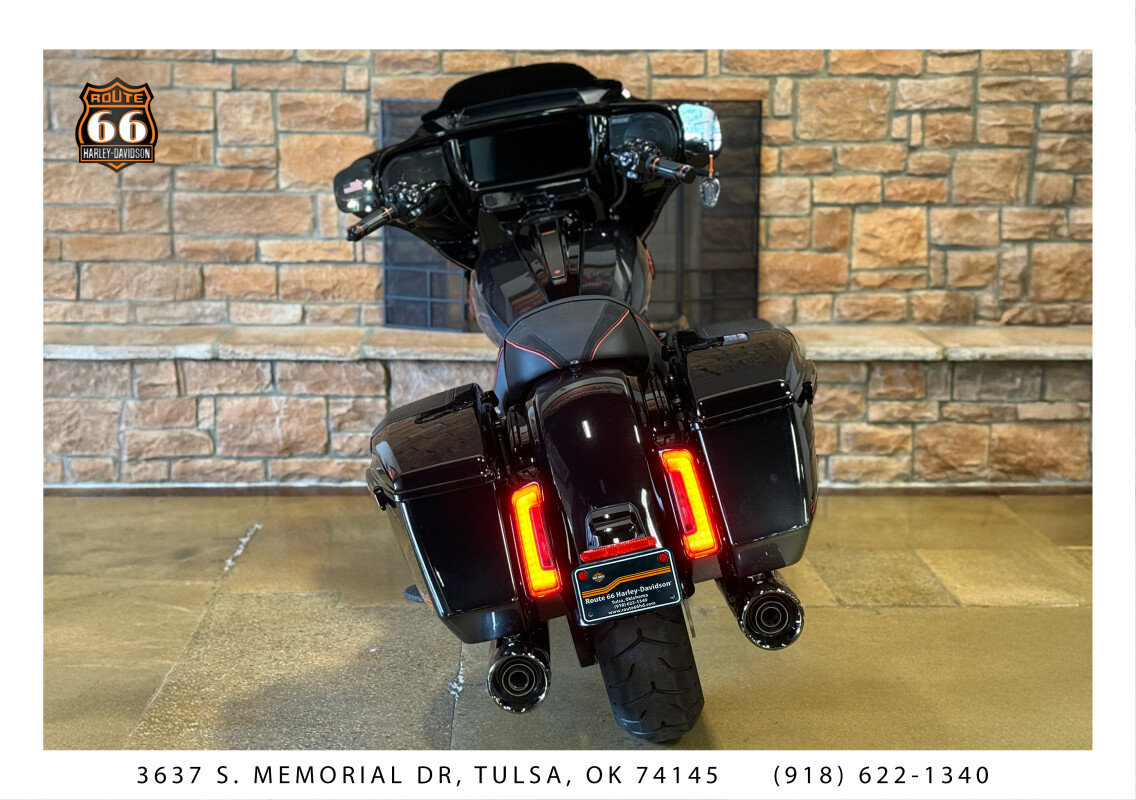 2025 Harley-Davidson CVO Street Glide Raven Fade - Photo 4