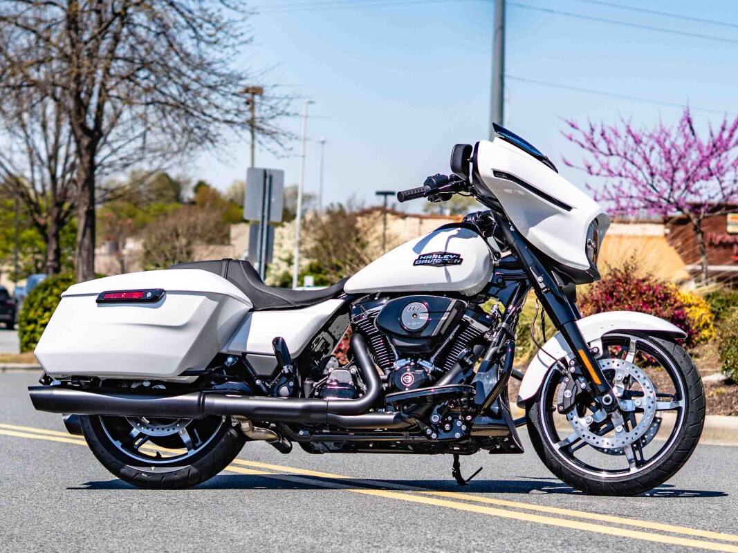 FLHX 2025 Street Glide - Photo 4