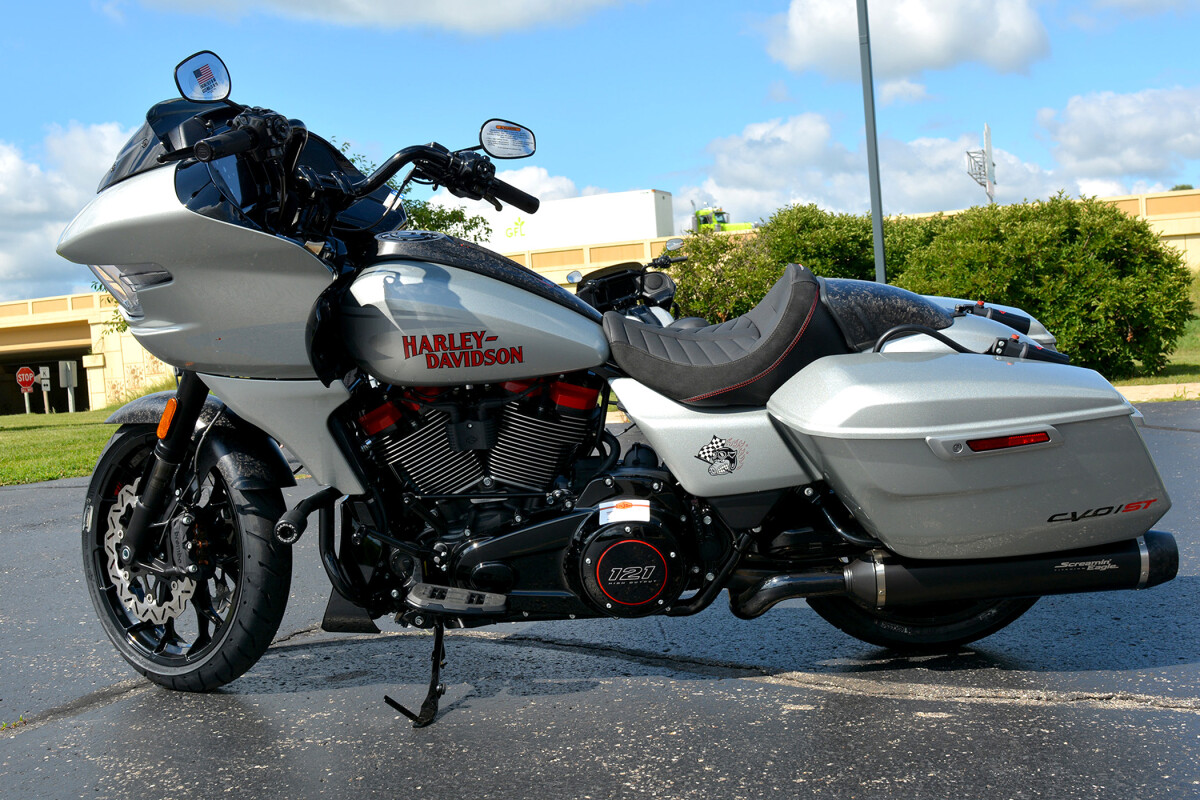 2025 Harley-Davidson CVO Road Glide ST Mercury Silver - Photo 3