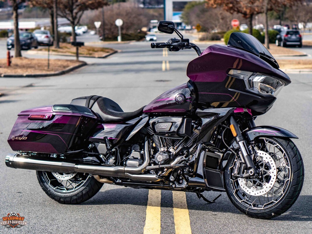 FLTRXSE 2025 CVO Road Glide - Photo 3