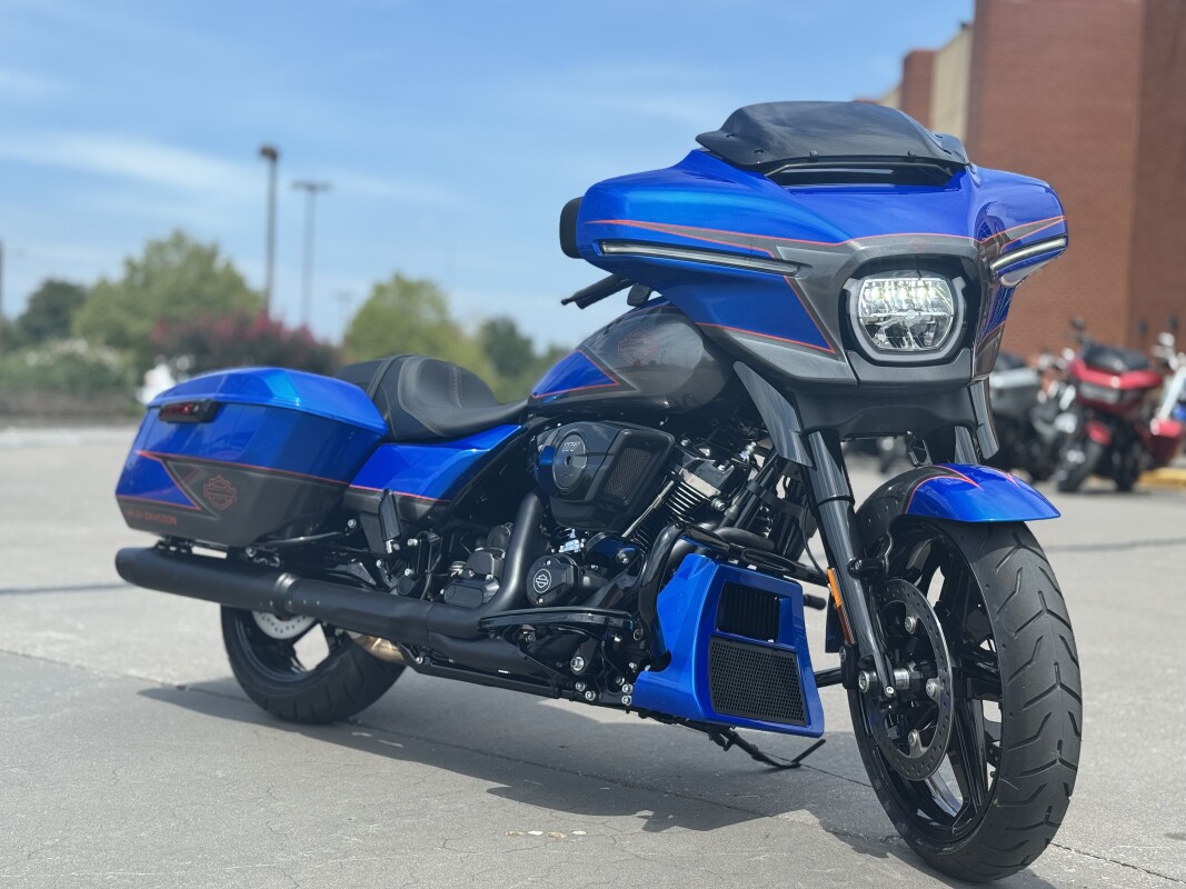 2025 Harley-Davidson Street Glide FLHX Blue and Grey custom paint by WISEGUYS! - Photo 2