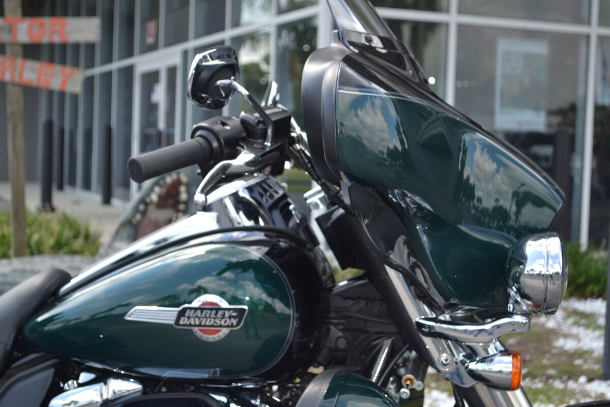 2024 Harley-Davidson Tri Glide Ultra - FLHTCUTG - Photo 2