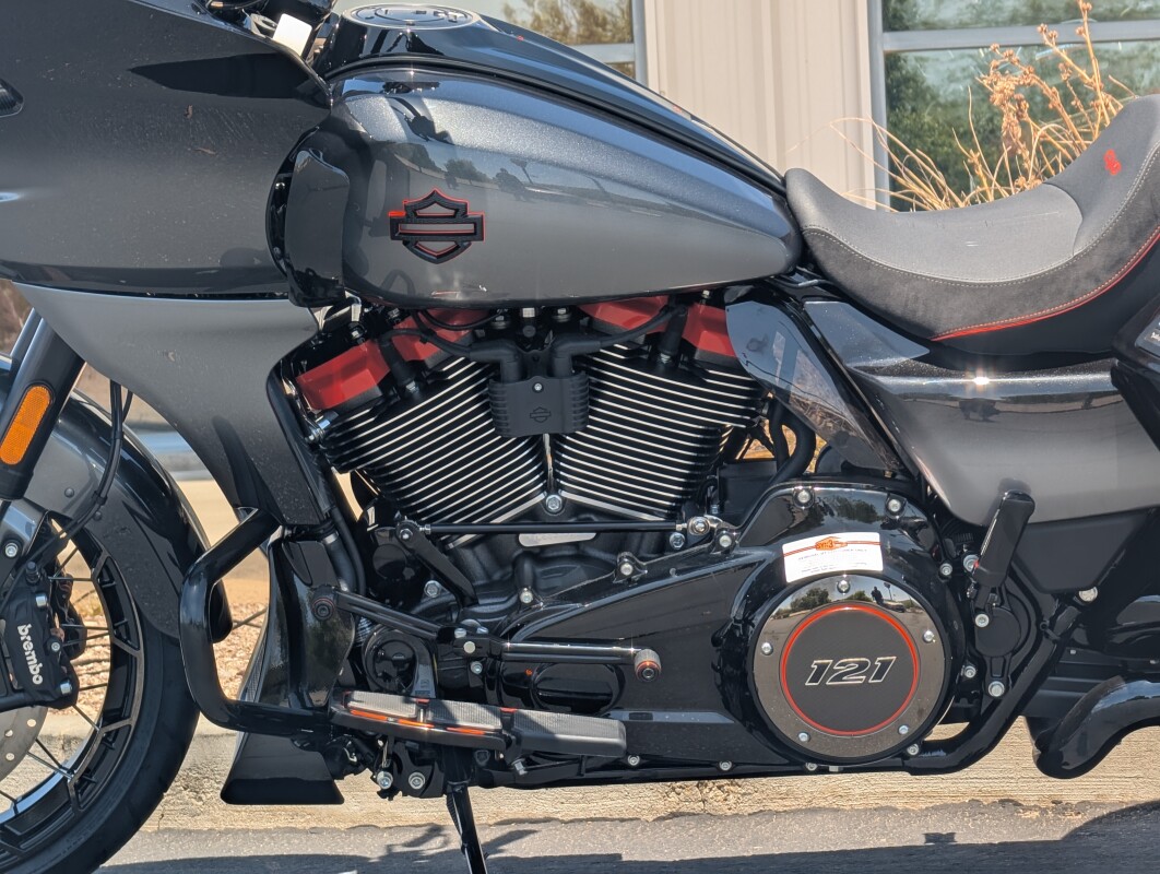 2025 Harley-Davidson CVO Road Glide - Photo 6