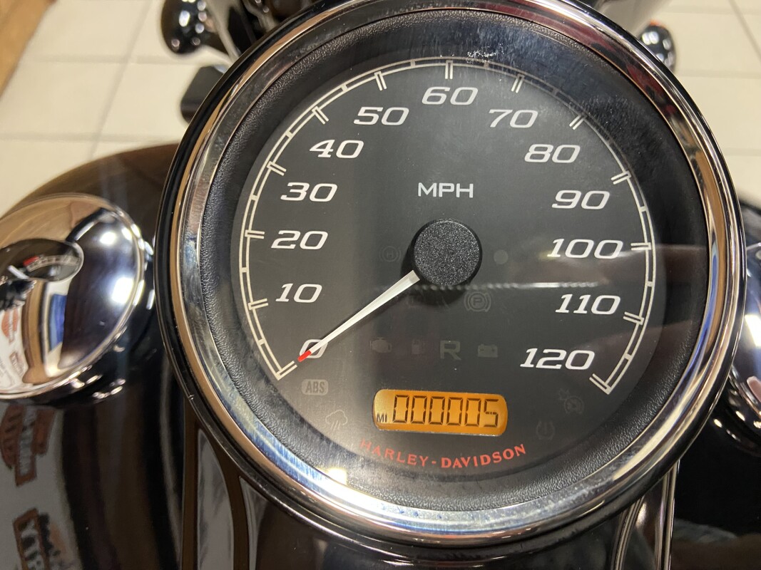 2024 Harley-Davidson Freewheeler Vivid Black FLRT - Photo 7