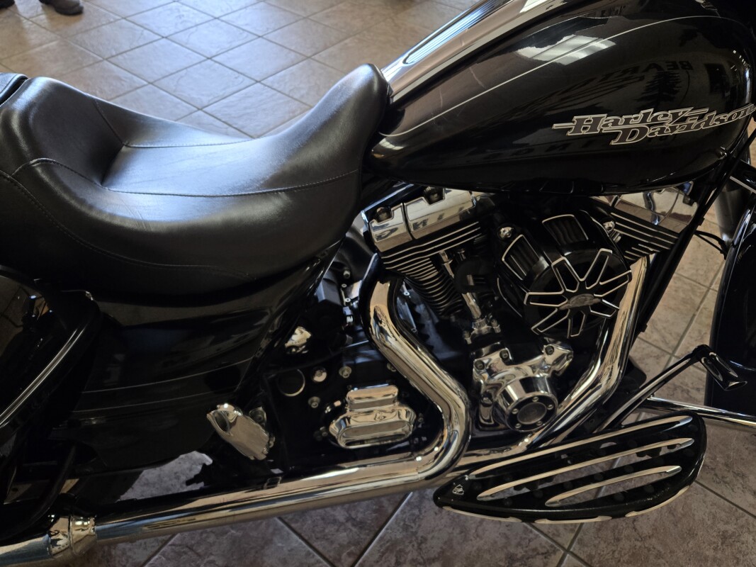 2016 Harley-Davidson Street Glide Special Vivid Black - Photo 2