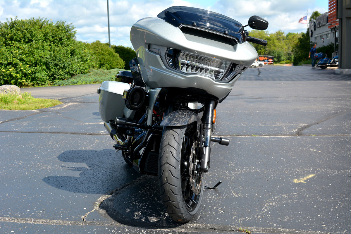 2025 Harley-Davidson CVO Road Glide ST Mercury Silver - Photo 2