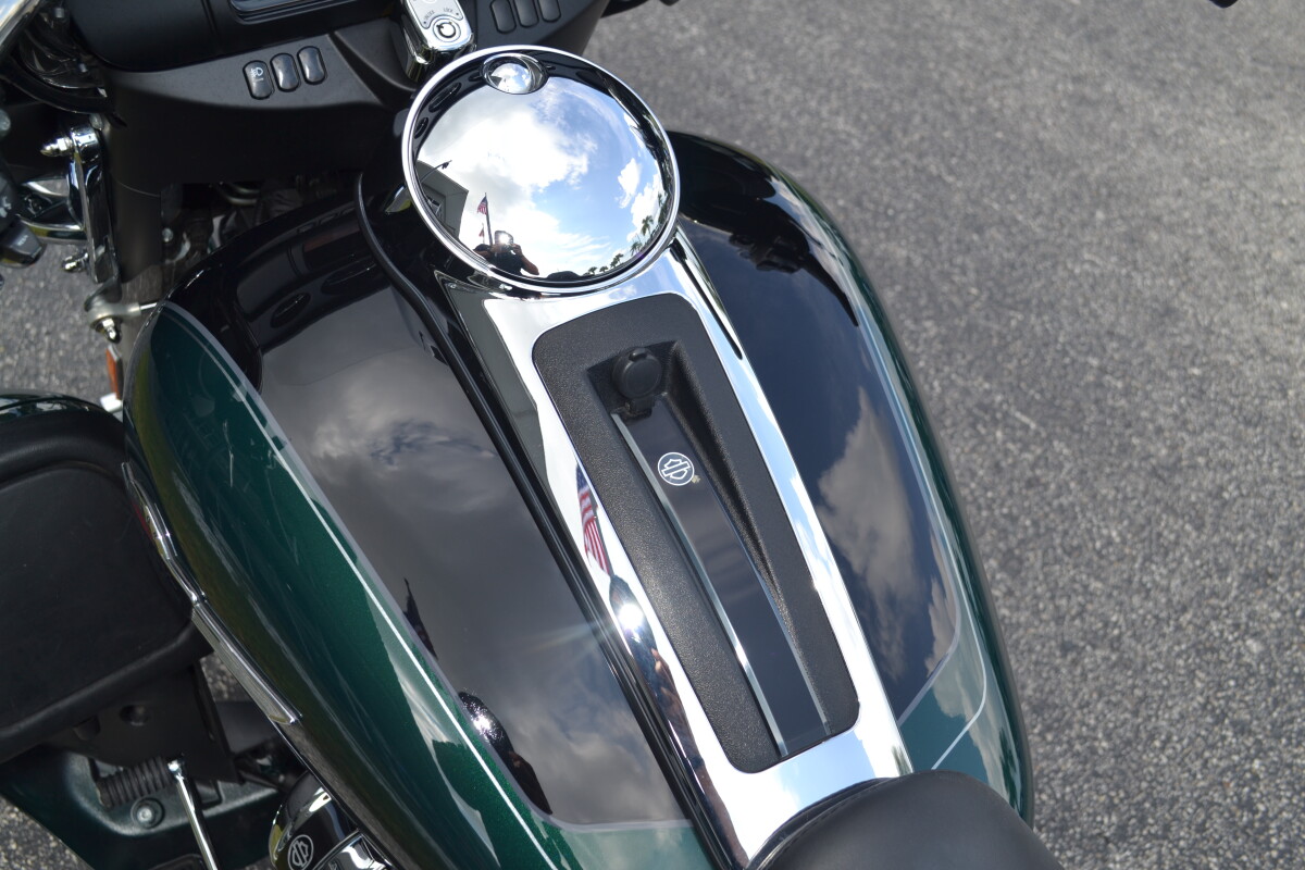 2024 Harley-Davidson Tri Glide Ultra - FLHTCUTG - Photo 10