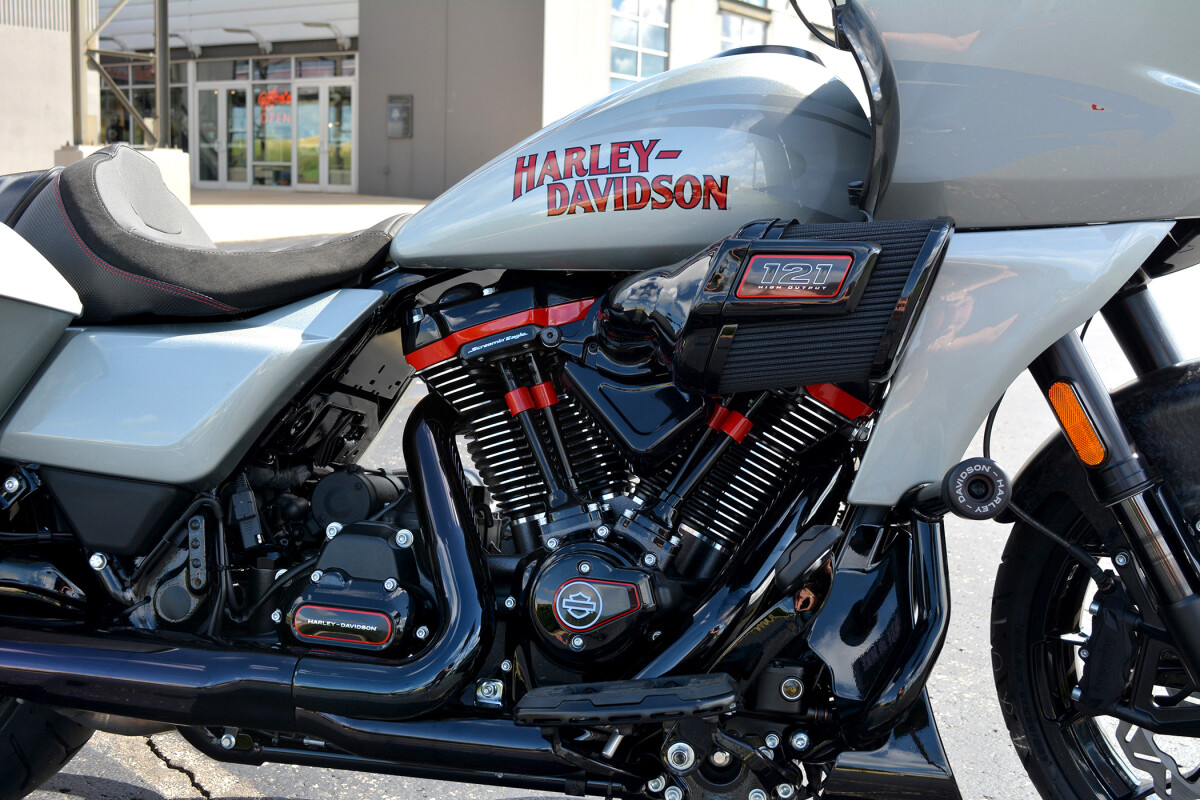 2025 Harley-Davidson CVO Road Glide ST Mercury Silver - Photo 9