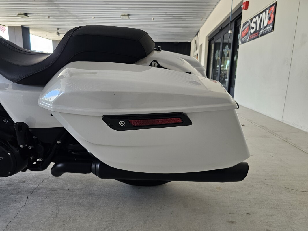 2024 Harley-Davidson Street Glide - Photo 9