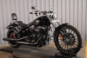 2017 Harley-Davidson® Breakout® FXSB thumb 2