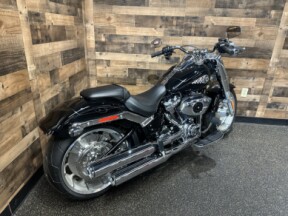 2025 Harley-Davidson® Fat Boy® Vivid Black FLFB thumb 3