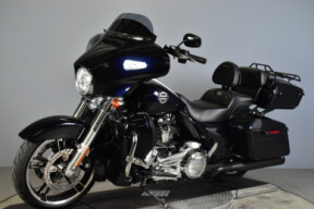 2019 Harley-Davidson® Street Glide® FLHX thumb 0