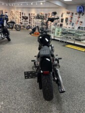 2025 Harley-Davidson® FXBB Street Bob™ 117 thumb 1