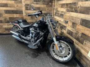 2025 Harley-Davidson® Fat Boy® Vivid Black FLFB thumb 2