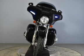 2019 Harley-Davidson® Street Glide® FLHX thumb 1