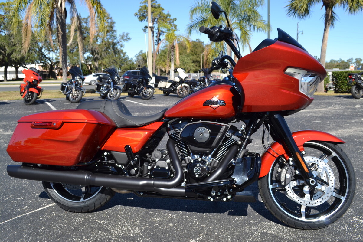 2025 Harley-Davidson Road Glide Whiskey Firestorm - Black Finish
