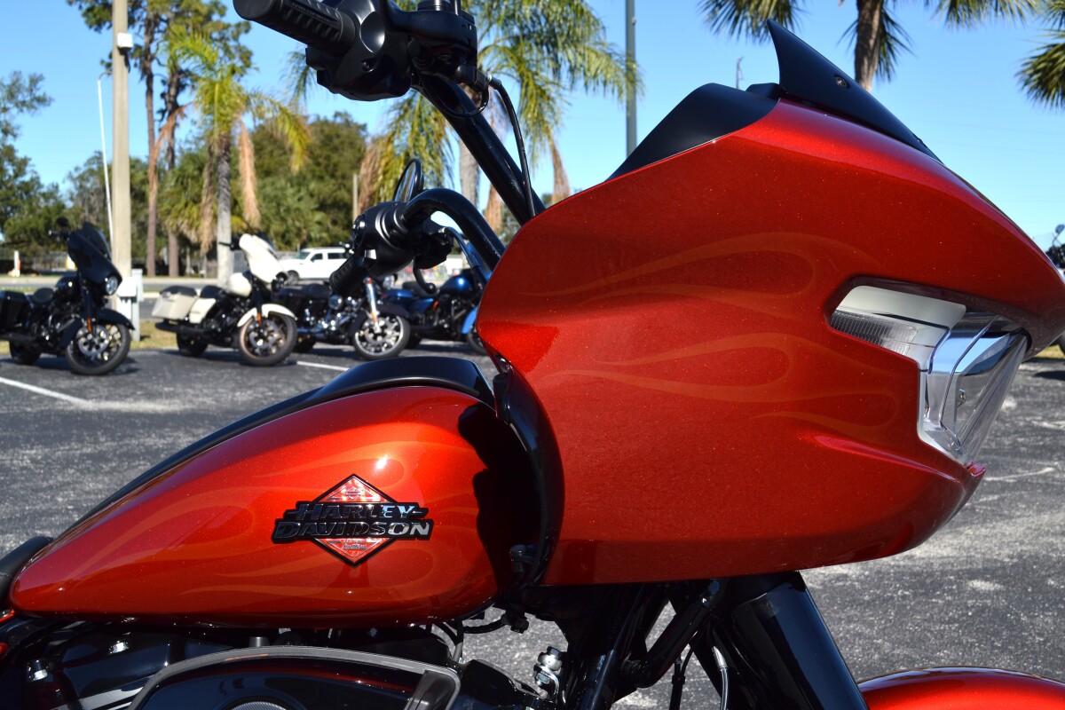 2025 Harley-Davidson Road Glide Whiskey Firestorm - Black Finish - Photo 2
