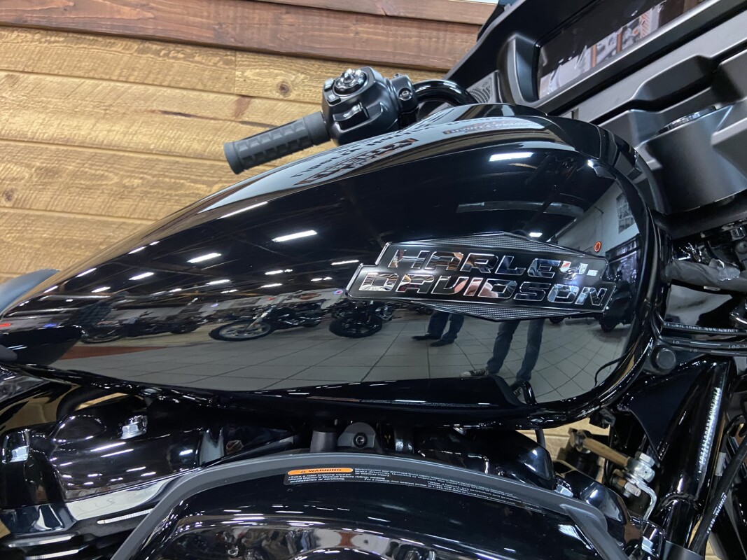 2025 Harley-Davidson Street Glide Vivid Black - Black Finish FLHX - Photo 2