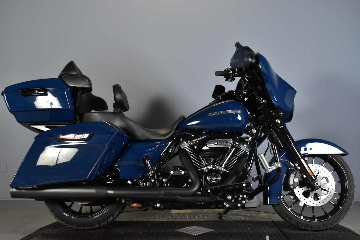2019 Harley-Davidson® Street Glide® Special FLHXS | Volcano Harley-Davidson®, image size:1200x800