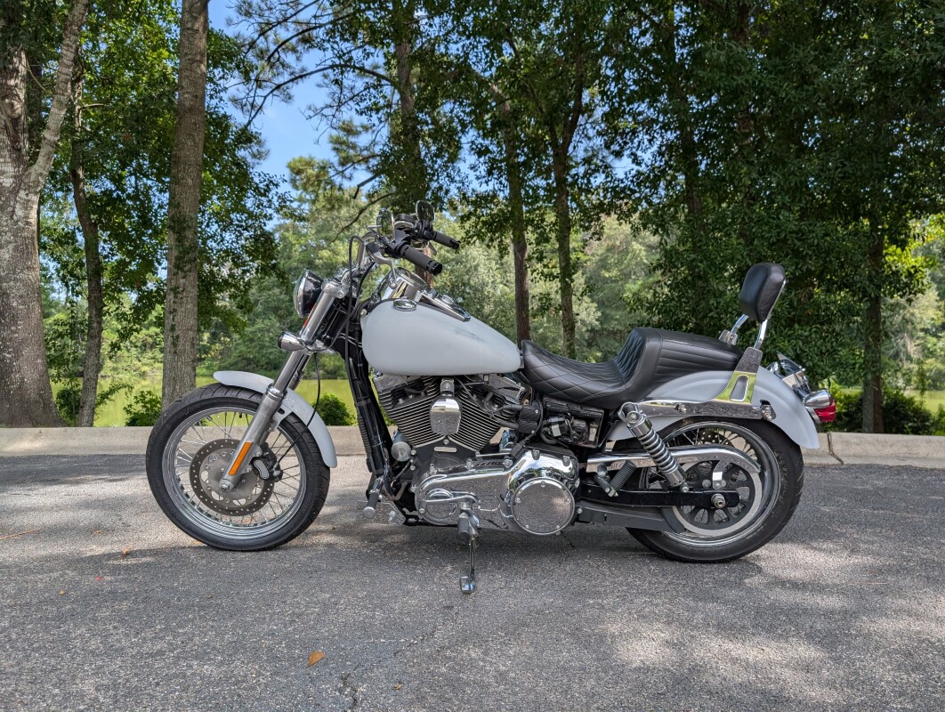 FXDC 2012 Super Glide Custom - Photo 9