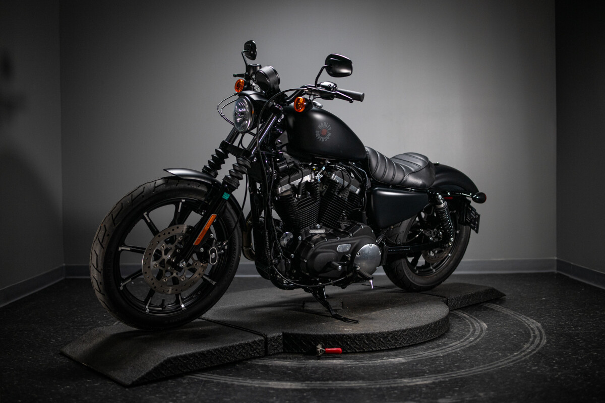 2022 Iron 883 (XL883N) - Photo 4