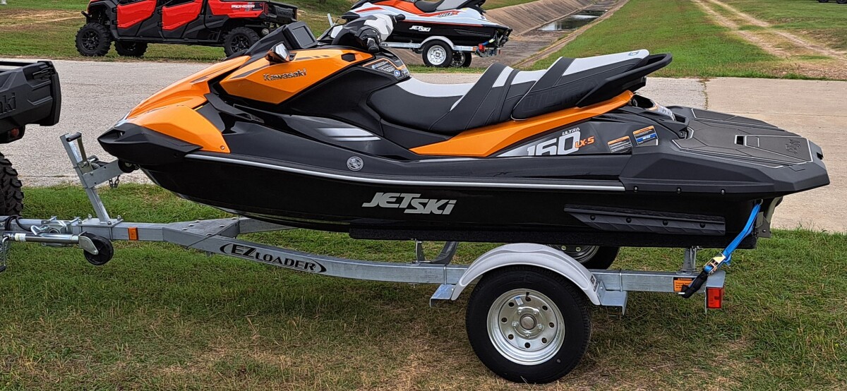 2024 Kawasaki Jet Ski Ultra 160LX-S Ebony/Candy Steel Furnace Orange - Photo 2