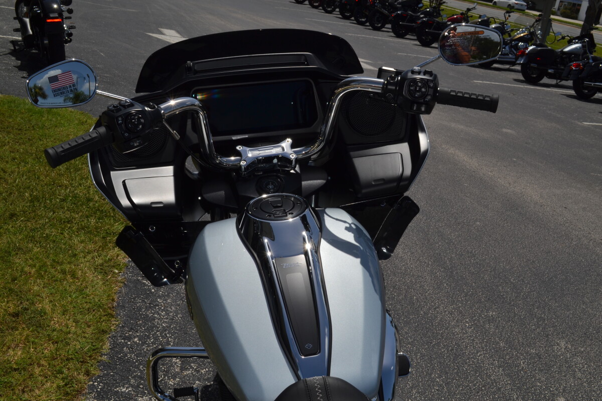 FLTRX 2025 Road Glide - Photo 9